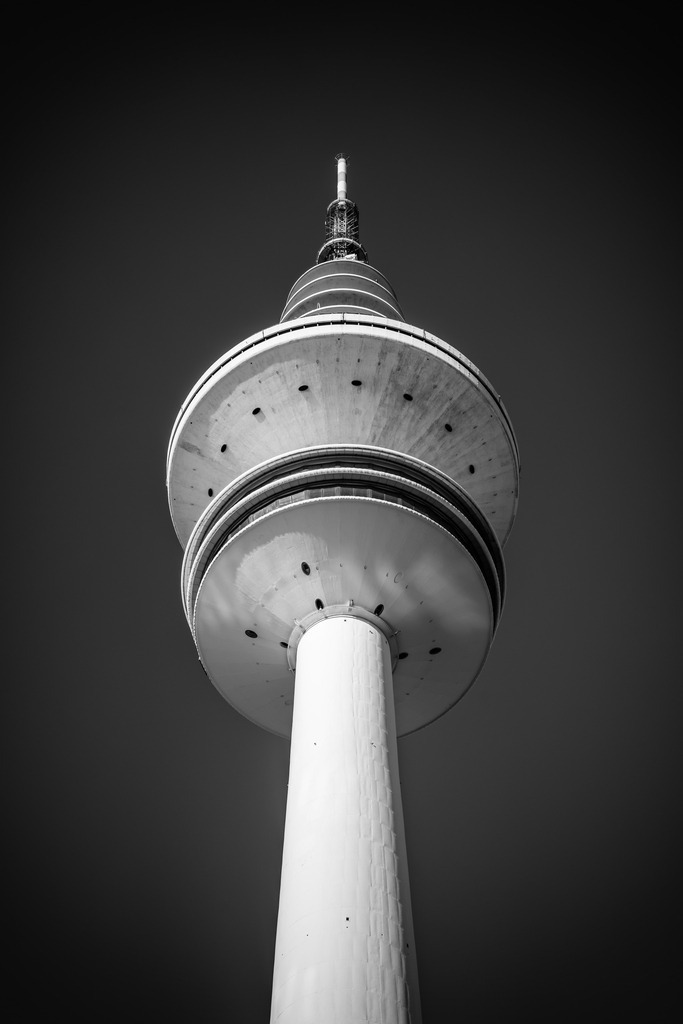 10260213 - Telemichel | Blick auf den Heinrich-Hertz-Turm, im Volksmund „Telemichel“ genannt,