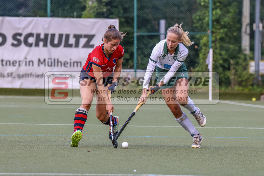 MJ_2022-09-25_HTCU-BHC-53 | Katharina Becker (Uhlenhorst Mülheim #5) &amp; Linnea Weidemann (Berliner HC #10), Uhlenhorst Mülheim - Berliner HC am 25.9.2022 im Waldstadion, Mülheim a. d. Ruhr
