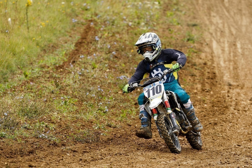 Motocross_Gerstetten_250802_4730 | Fotopresso – Sportfotografie in Heidenheim & Umgebung. Professionelle Sportfotografie für unvergessliche Momente. Dynamische Action-Shots, emotionale Szenen & hochwertige Bilder. - Realisiert mit Pictrs.com