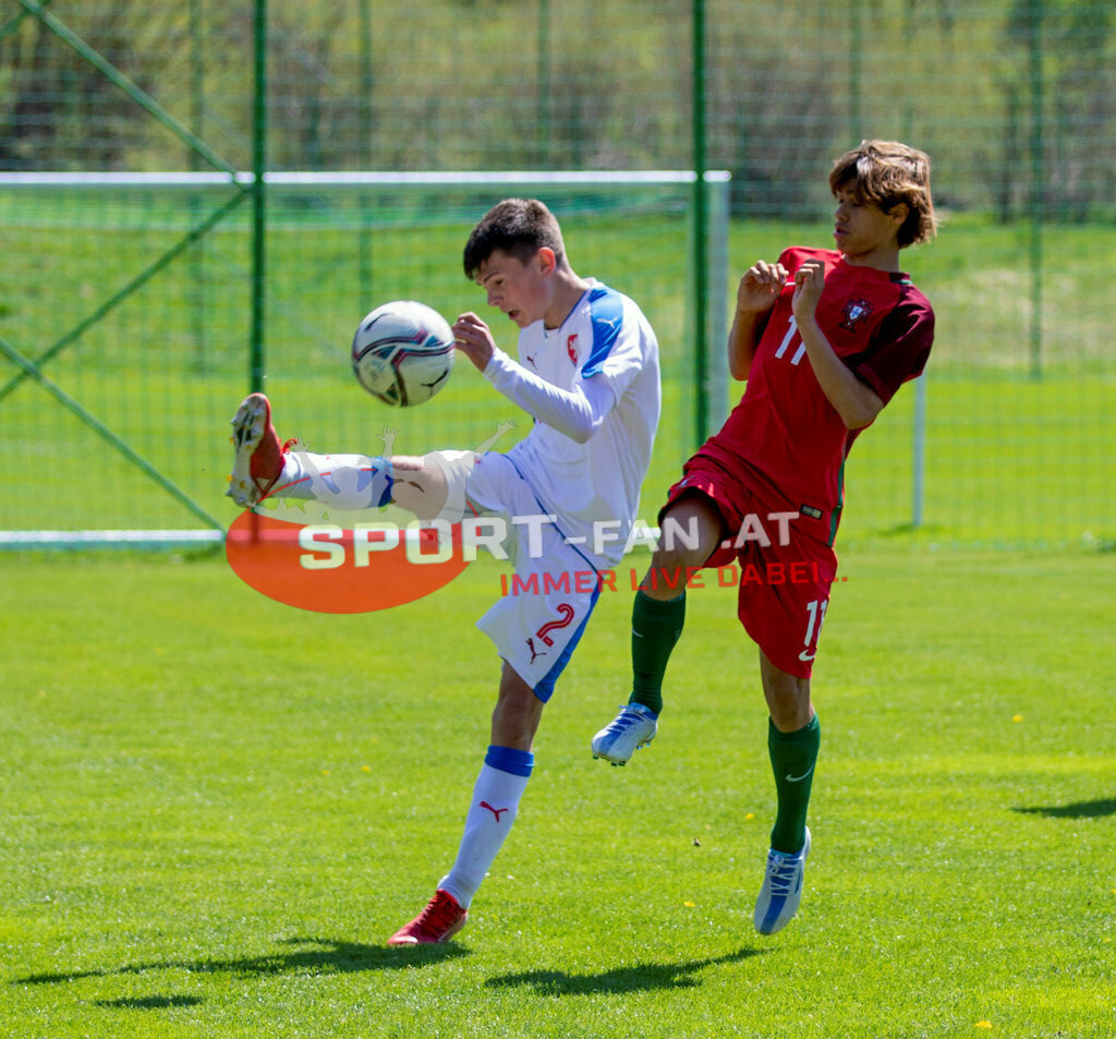 Portugal  U15 -Czech Republic U15 | STEPAN BERAN (Czech Republic #2) RODRIGO MORA (Portugal #11) ; Portugal  U15 -Czech Republic U15 am 29.04.2022 in Arnoldstein
(Sportplatz), AUSTRIA, (Photo by Ernst Krawagner sport-fan.at) - Realisiert mit Pictrs.com
