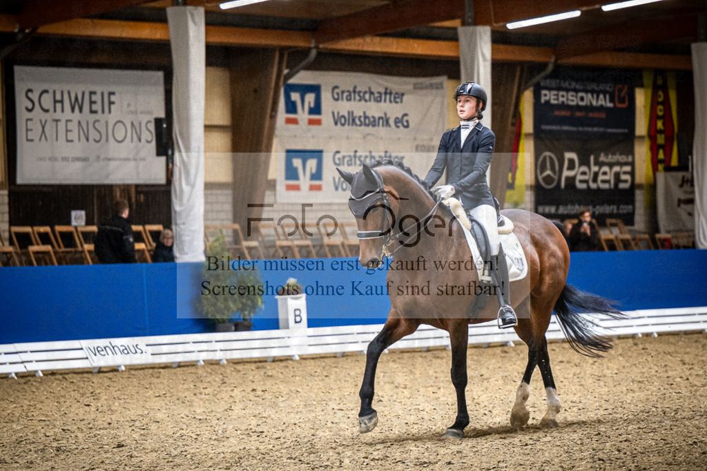 DOS_3447 | Entdecke hochwertige Reitturnierfotos von Foto Oger. Professionell, emotional und authentisch – jetzt Lieblingsmomente im Shop bestellen.Deutschlandweite Turnierfotografie. - Realisiert mit Pictrs.com