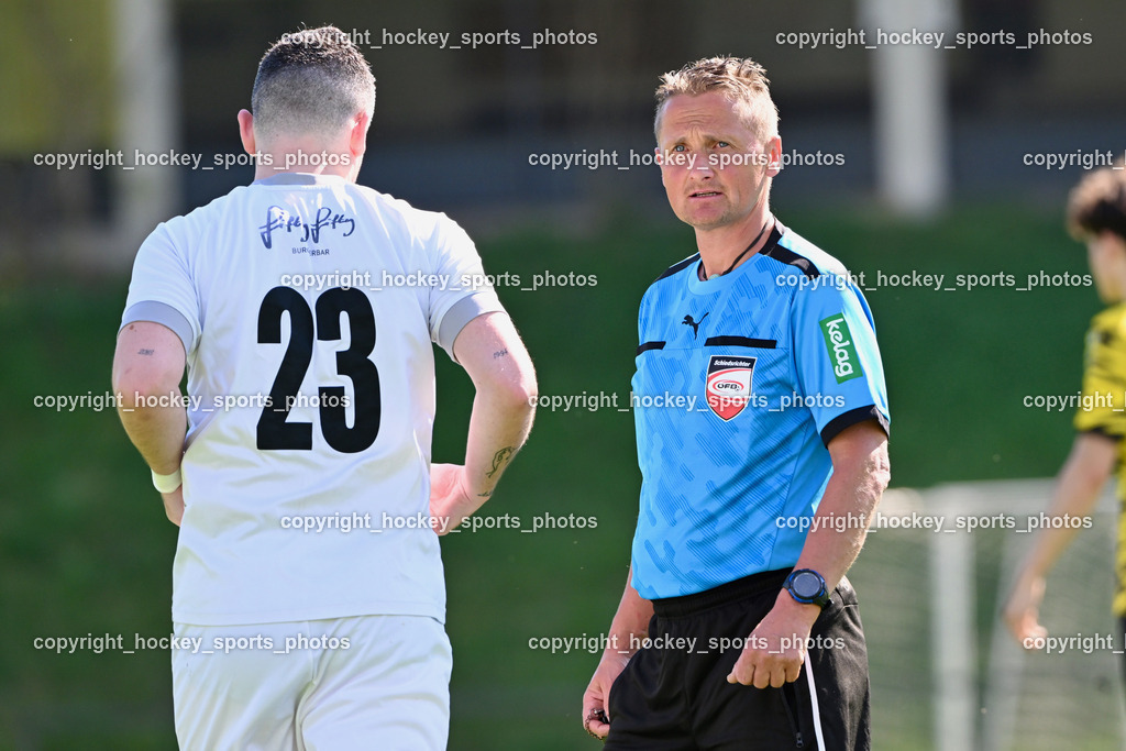 SC Magdalen vs. FC Faakersee | #23 Dulaga Samardzic SC Magdalen, Jürgen Fischer Referee, SC Magdalen vs. FC Faakersee, SC Magdalen vs. FC Faakersee am 14.04.2024 in Villach (Sportplatz St. Magdalen), Austria, (Photo by Bernd Stefan)