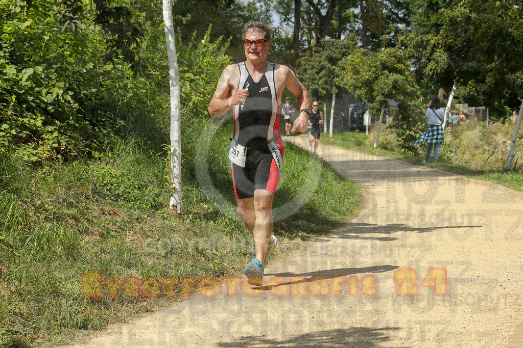 250824_1332_EX1_2771 | Sportfotografie im Rhein-Sieg Kreis, Köln, Bonn, NRW, Rheinland Pfalz, Hessen, etc. Unser Tätigkeitsfeld umfasst den Laufsport vom Volkslauf über den Marathon, Duathlon, Triathon bis zum Ultralauf wie Kölnpfad Ultra oder Schindertrail.