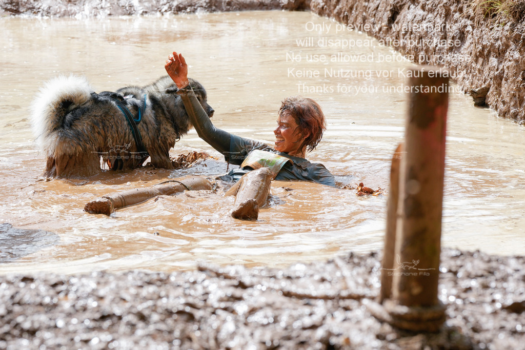 Schlamm_mit_Hund (348 von 460) | stephaniefillaphotographie - Realisiert mit Pictrs.com