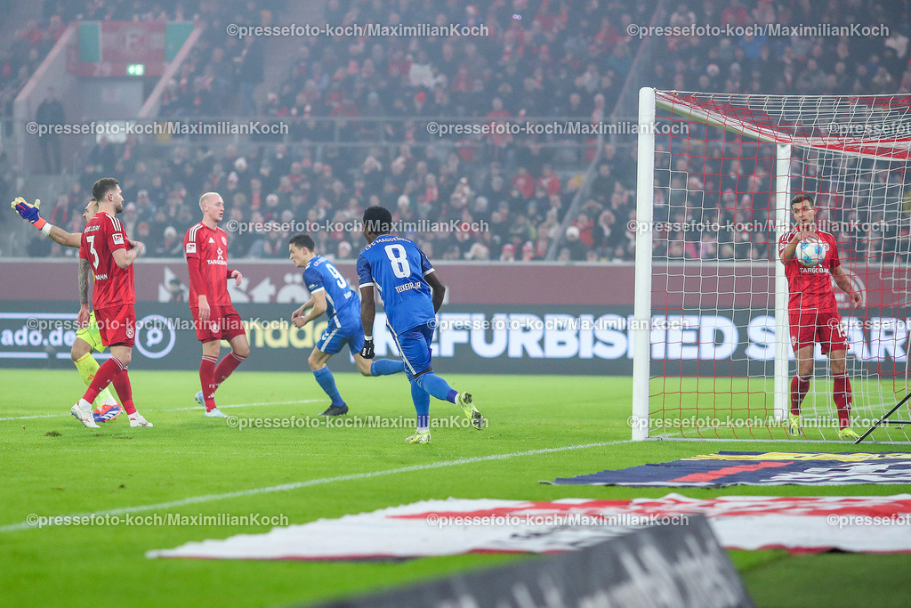 Due20122401031 | 20.12.2024, Fußball, Fortuna Düsseldorf - 1. FC Magdeburg, 2. Bundesliga, Merkur Spiel-Arena, Saison 2024 2025: Torjubel Martijn Kaars (1.FC Magdeburg #9) nach dem 1:0 Treffer TorDFB regulations prohibit any use of photographs as image sequences and or quasi-video.