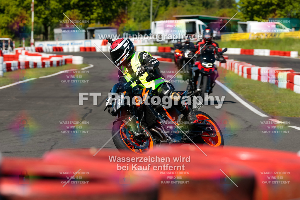 Moto-TeamOBK-21630 | Hier findet Ihr Bilder von Touristenfahrten auf der Nürburgring Nordschleife oder von anderen Veranstaltungen die ich besucht habe. Viel Spass beim Durch Schauen 