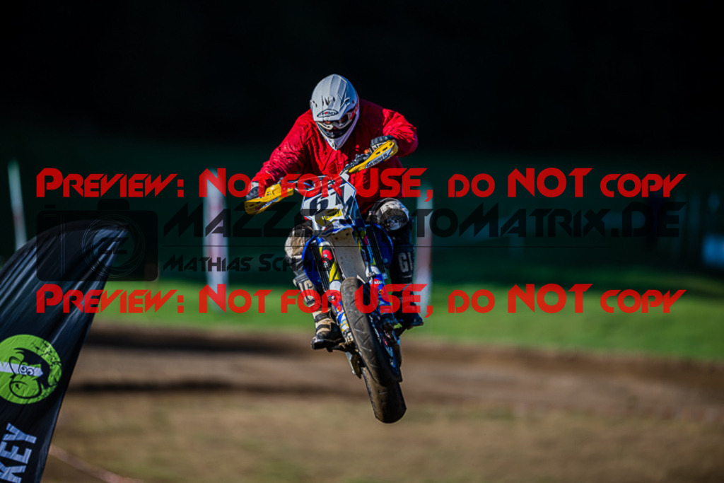 MaZZes_FotoMatrix_220903_8979 | UE40