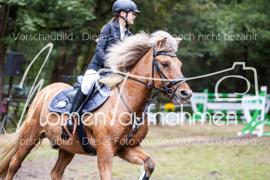 HB-Springreiter-040 | MomenTaufnahmen Pferdesportfotos