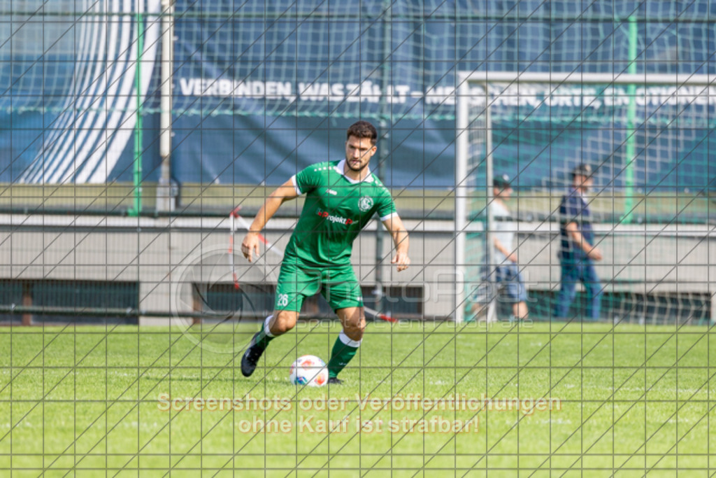 20250824_153047_0487 | #,KSG Eislingen (grün) vs. SGM Jebenhausen-Bezgenriet (orange), Fussball, Kreisliga A3 - Bezirk Neckar/Fils, 01. Spieltag, Saison 2025/2026, Rasensportplatz, Albstraße 69, 73054 Eislingen, 24.08.2025 - 15:00 Uhr,Foto: PhotoPeet-Sportfotografie/Peter Harich