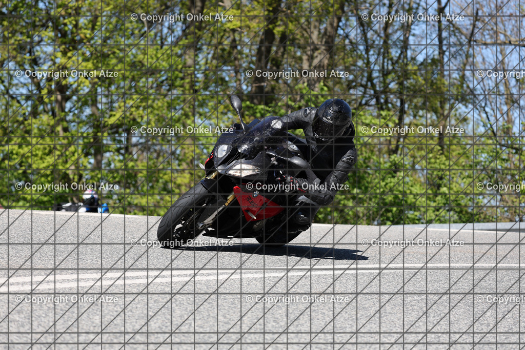 IMG_7363 | Fotograf am Kyffhäuser. Onkel Atze. Kyffhäuser Rennstrecke. Café36. Motorsportfotografie. - Realisiert mit Pictrs.com