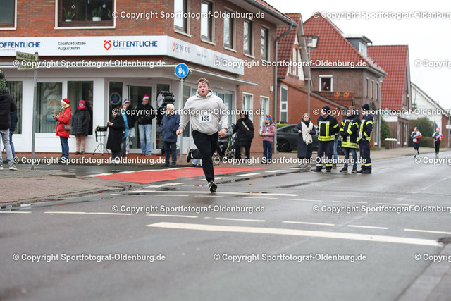 WMLA2100 | Bildershop "Sportfotograf-Oldenburg" mit Fotos von Sportevents in Oldenburg und Umzu. - Realisiert mit Pictrs.com