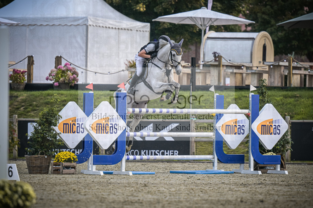 DOS_3792 | Entdecke hochwertige Reitturnierfotos von Foto Oger. Professionell, emotional und authentisch – jetzt Lieblingsmomente im Shop bestellen.Deutschlandweite Turnierfotografie. - Realisiert mit Pictrs.com