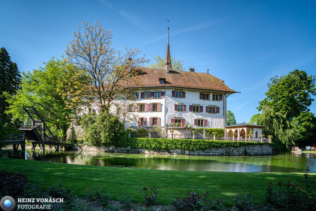 Alte_Architektur_0038 | Alle Bilder von Heinz Vonäsch Fotografie können alle zu günstigen Preisen gekauft werden! Download der Bilder, Ausdrucke, Postkarten, Tassen T-Shirts, Kalender, Alu- Dibond usw. - Realisiert mit Pictrs.com