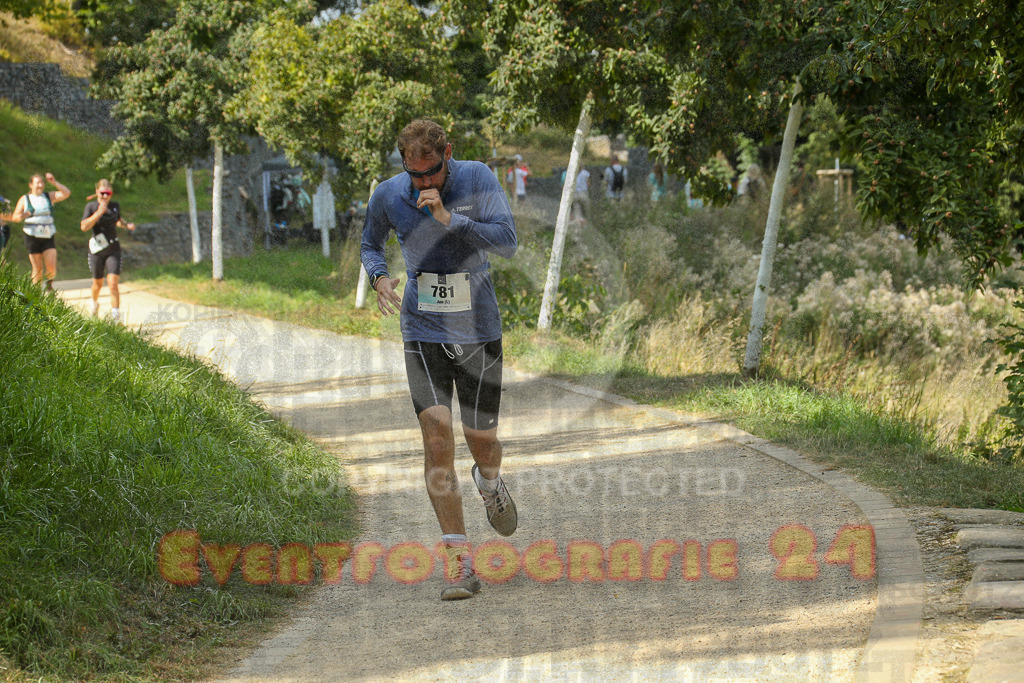 250824_1459_EX1_8227 | Sportfotografie im Rhein-Sieg Kreis, Köln, Bonn, NRW, Rheinland Pfalz, Hessen, etc. Unser Tätigkeitsfeld umfasst den Laufsport vom Volkslauf über den Marathon, Duathlon, Triathon bis zum Ultralauf wie Kölnpfad Ultra oder Schindertrail.