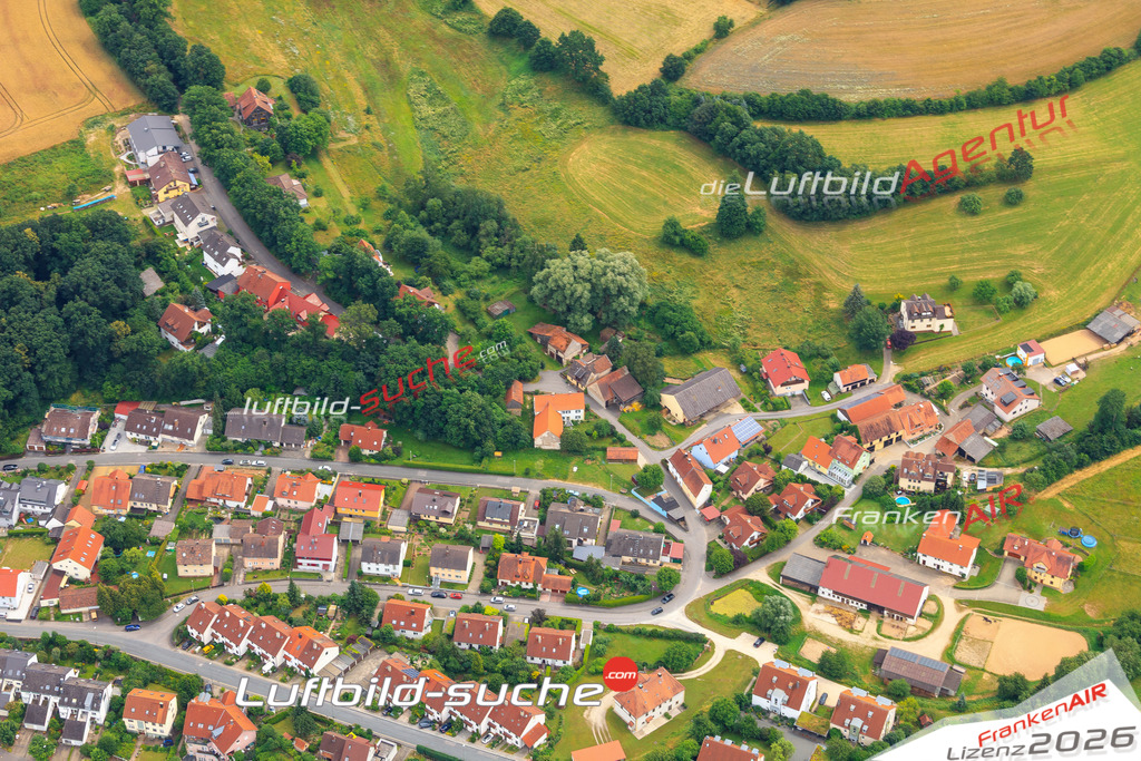 Die Luftaufnahme der Stadt Stegaurach wurde vom UL-Flugzeug heraus erstellt ( keine Drohne )- hohe Auflösung für beste Qualität