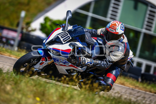 0100-260509DCB-017_100 | Deine Full-Service-Agentur für ✔️Videoproduktionen und ✔️Motorsportfotografie Jetzt Angebot anfragen!