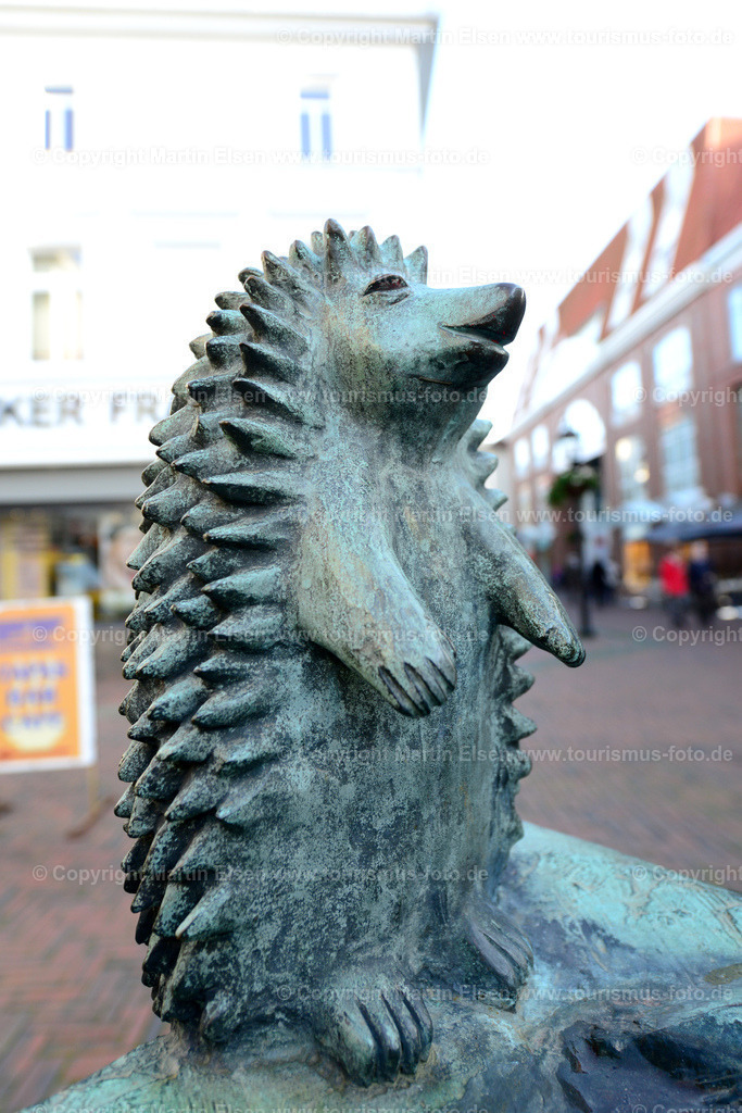 Buxtehude_ELS_0924a | Buxtehude - Aufnahmedatum: 27.10.2014, Aufnahmehöhe:  m, Koordinaten:  - , Bildgröße: 4417 x  6618 Pixel - Copyright 2014 by Martin Elsen, Kontakt: Tel.: +49 157 74581206, E-Mail: info@schoenes-foto.deSchlagwörter:Foto,Tourismus,Kirche,Rathaus,NSB,Museum,Vivienstraße,Hafen,Nachtaufnahmen,BSV,Handball,Fleth, - Realisiert mit Pictrs.com