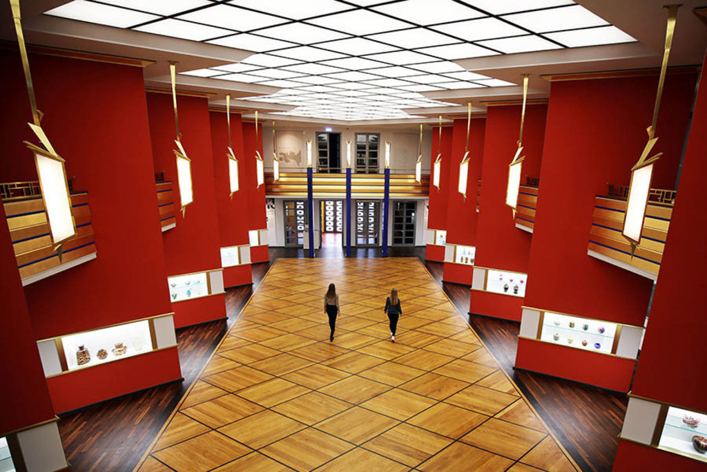 Grassimuseum - Pfeilerhalle | Entdecke über 20 Kategorien Leipzig-Motive: Foto-Downloads, hochwertige Poster, Leinwand- & Fine-Art-Prints. Jetzt Lieblingsfoto im Bildlexikon Leipzig Shop bestellen!