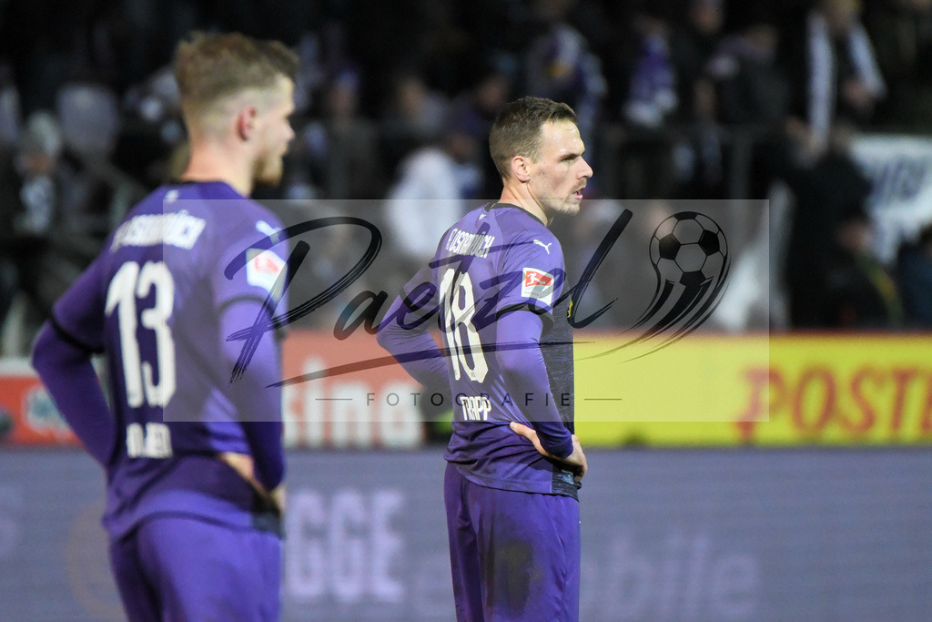 20200129_OSNSVS_0091JPG | Fußball, Herren: Maurice Trapp (VfL Osnabrück) schaut enttaeuscht, niedergeschlagen, frustriert beim Spiel der 2. Bundesliga zwischen VfL Osnabrück vs. SV Sandhausen am 29.01.2020 im Stadion an der Bremer Brücke in Osnabrück, Deutschland.(Foto von Nico Paetzel) - Realisiert mit Pictrs.com