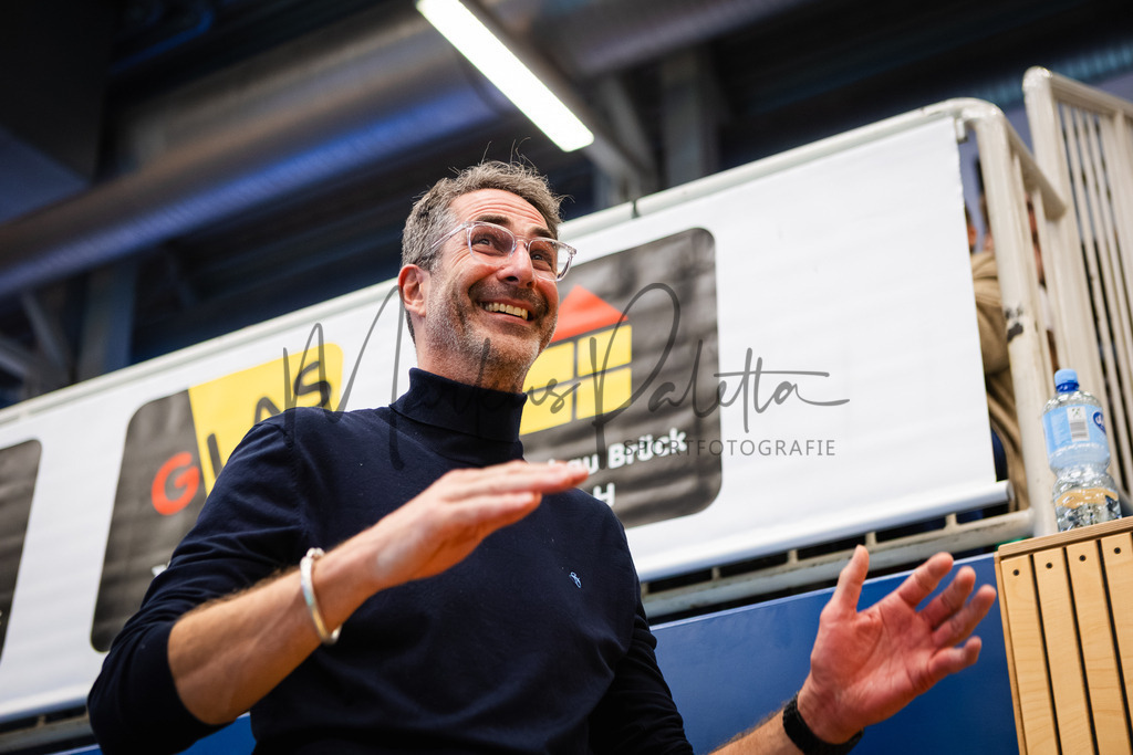 Volleyball, 1. Bundesliga Frauen, Hauptrunde, 1. Spieltag, Saison 2025/2026: USC Münster - SSC Palmberg Schwerin | 1. Bundesliga Frauen, Hauptrunde, 1. Spieltag, Saison 2025/2026, USC Münster empfängt SSC Palmberg Schwerin in der Sporthalle Berg Fidel in Münster. Foto: sportfotografie.ms | Markus Paletta - Realisiert mit Pictrs.com