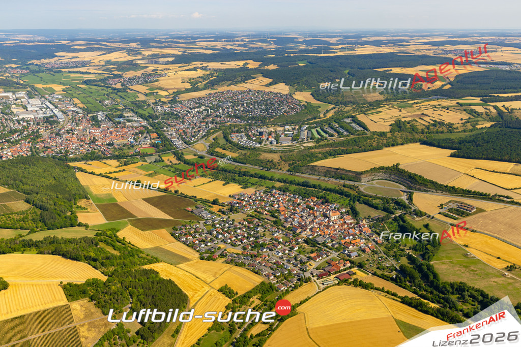 Das Luftbild zeigt : Distelhausen Tauberbischofsheim - Die Luftaufnahme wurde 2023 vom UL-Flugzeug aus erstellt ( keine Drohne ) - Hochauflösende Luftaufnahme - Für grossformatige Ausdrucke geeignet. Die Geschenkidee !Mit Lizenz und Bildrechte bestellbar