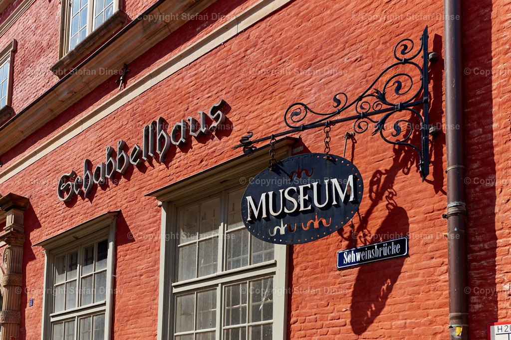 _DSC2499 | Findlinge im Eis, Zeesenboote bei der Traditionsregatta, eine Seebrücke im Sonnenaufgang - mit den Bildern aus dieser Galerie erhalten Sie wunderschöne Aufnahmen über das ganze Jahr. Ein tolles Produkt zum Verschenken, Werben oder zum Träumen vom nächsten - Realisiert mit Pictrs.com