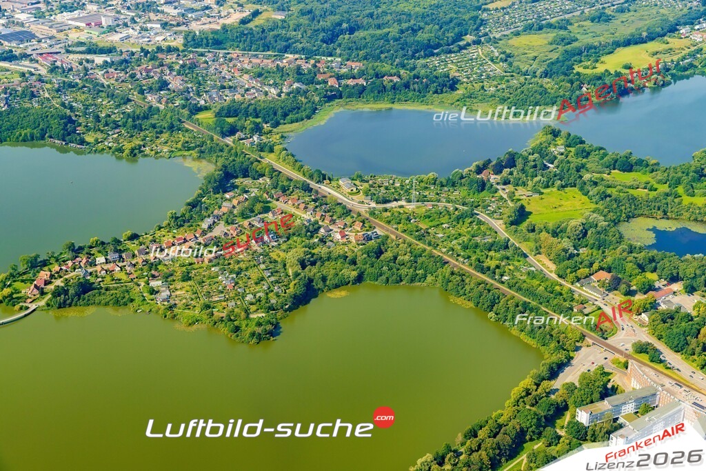 Schwerin Bild- Das Luftbild wurde 2025 vom UL-Flugzeug heraus erstellt ( keine Drohne bzw. Drohnenaufnahme ) - Hochauflösende Luftaufnahme -Nicht vergleichbar mit Google Maps oder Satelittenbilder- Die Geschenkidee !Mit Lizenz und Bildrechte bestellbar - CC