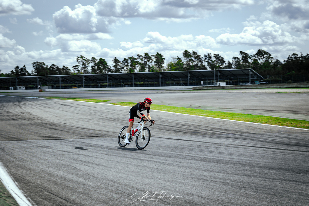 R6AT9731 _Alexander Tschuncky | Entdecken Sie die faszinierende Welt von Alexander Tschuncky Arts: Kreative Fotografie, atemberaubende Automobilkunst und hochwertiger Bilderdruck. Lassen Sie sich inspirieren! - Realisiert mit Pictrs.com