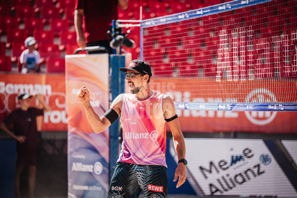 Beachvolleyball | Männer | Allianz German Beach Tour 2025 | Tourstop Berlin | 21.08.2025 | Jonathan Erdmann jubelt