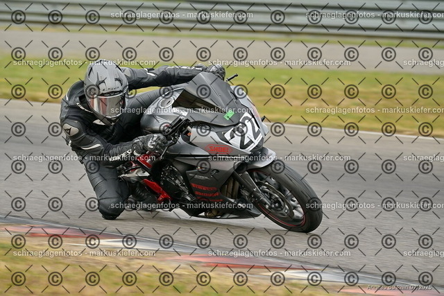 25bt05-0510 | markuskiefer.com - Realisiert mit Pictrs.com