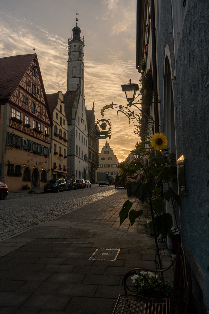 DSC04178 | Rothenburg ob der Tauber. Nur hier gibt es Exklusive und passend zur Jahreszeit Ihr Wandbild, T-Shirt, Tasse und alles was das Rothenburg Herz begehrt. - Realisiert mit Pictrs.com
