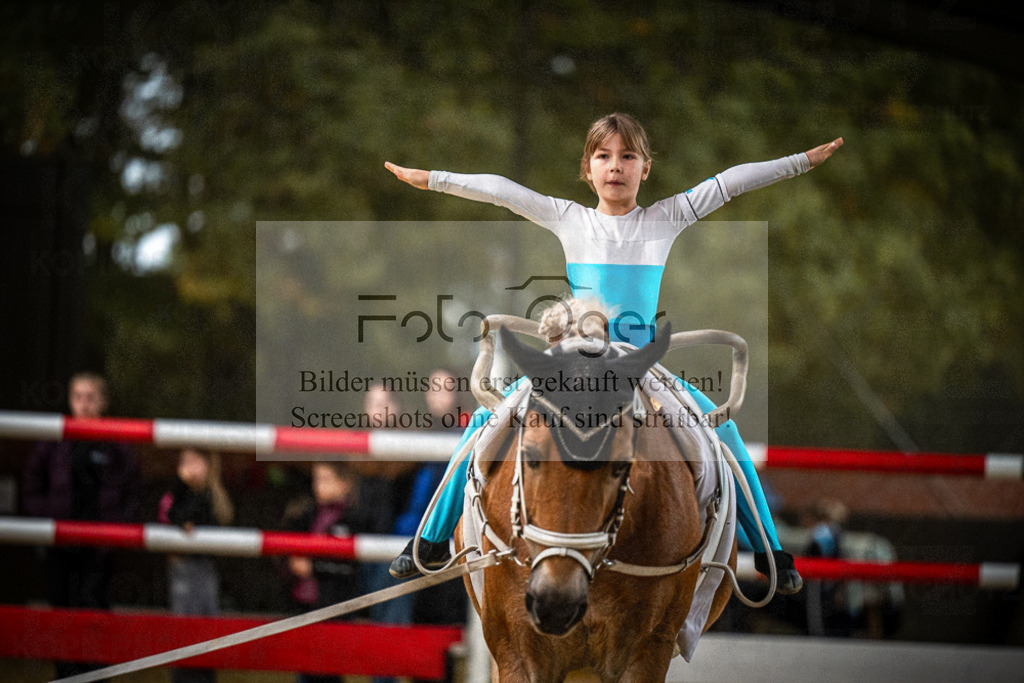 DOS_0151 | Entdecke hochwertige Reitturnierfotos von Foto Oger. Professionell, emotional und authentisch – jetzt Lieblingsmomente im Shop bestellen.Deutschlandweite Turnierfotografie. - Realisiert mit Pictrs.com