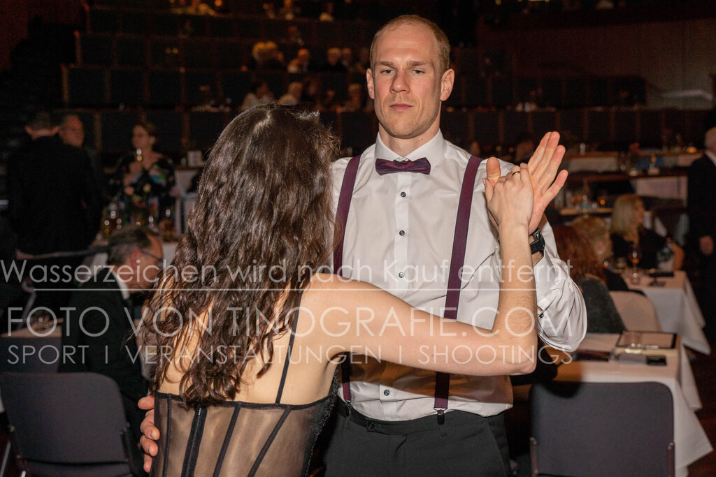 CCC_Frühlingsball_Parkett_byTINOGRRAFIE-27 | (c) TINOGRAFIE.COM