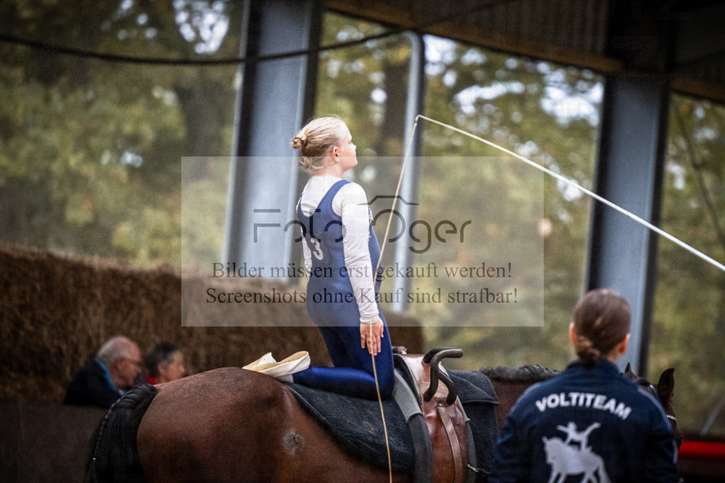 DOS_0079 | Entdecke hochwertige Reitturnierfotos von Foto Oger. Professionell, emotional und authentisch – jetzt Lieblingsmomente im Shop bestellen.Deutschlandweite Turnierfotografie. - Realisiert mit Pictrs.com