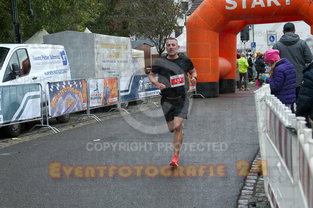 251130_1140_EX1_8201 | Sportfotografie im Rhein-Sieg Kreis, Köln, Bonn, NRW, Rheinland Pfalz, Hessen, etc. Unser Tätigkeitsfeld umfasst den Laufsport vom Volkslauf über den Marathon, Duathlon, Triathon bis zum Ultralauf wie Kölnpfad Ultra oder Schindertrail.