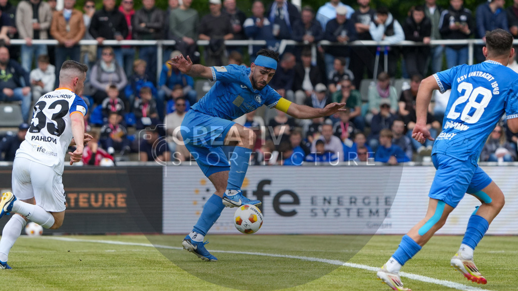 Fußball, Herren, Saison 2024/2025, Finaltag der Amateure 2025, Landespokal Brandenburg, Finale, VfB 1921 Krieschow vs. RSV Eintracht 1949, Samstag 24.05.2025, Volksparkstadion Neuruppin, | Fußball, Herren, Saison 2024/2025, Finaltag der Amateure 2025, Landespokal Brandenburg, Finale, VfB 1921 Krieschow vs. RSV Eintracht 1949, Samstag 24.05.2025, Volksparkstadion Neuruppin, Im Bild: Ernes Matjaz (RSV) - Realisiert mit Pictrs.com