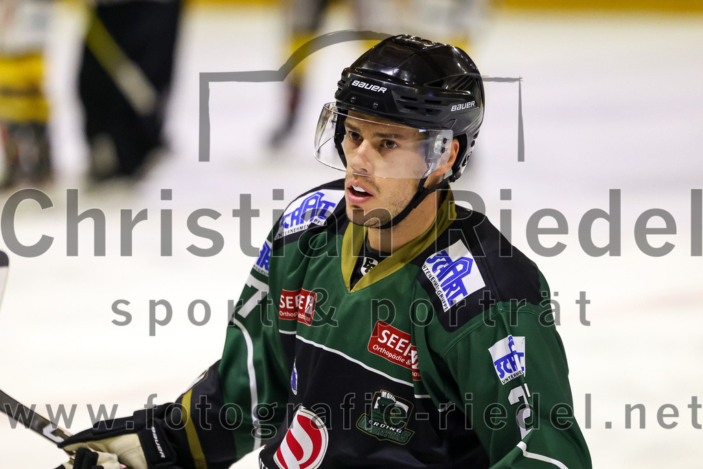 2022-11-20_041_TSV_Erding_gegen_ERSC_Amberg | Erding, Deutschland, 20.11.2022:
Eishockey, Bayernliga 2022 / 2023, 15. Spieltag, TSV Erding gegen ERSC Amberg, Endergebnis: 5:1

Mark Waldhausen (Erding Gladiators, #27)

Foto: Christian Riedel / fotografie-riedel.net