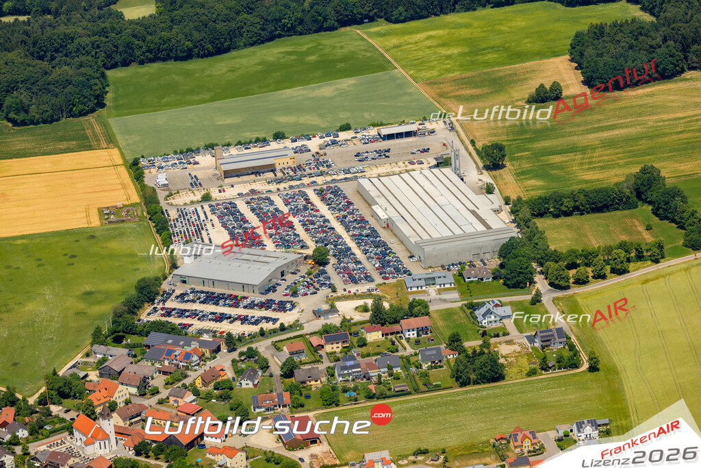 Das Luftbild zeigt : Neukirchen Hemau - Die Luftaufnahme wurde 2023 vom UL-Flugzeug aus erstellt ( keine Drohne ) - Hochauflösende Luftaufnahme - Für grossformatige Ausdrucke geeignet. Die Geschenkidee !Mit Lizenz und Bildrechte bestellbar