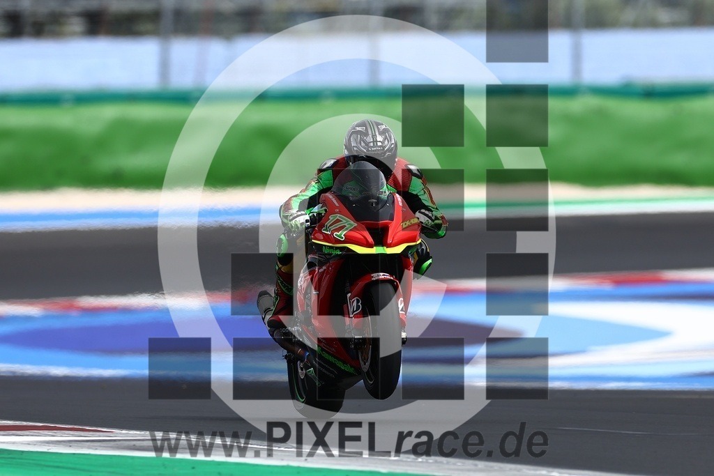 0171-20240927_01983 | Schöne Erinnerungen an spannende Momente - das festzuhalten ist unser Job. PIXELrace.de ist seit 2003 auf den Rennstrecken Europas unterwegs um die Action draußen beim Fahren und die wunderbare Stimmung imm Fahrerlager für euch einzufangen.