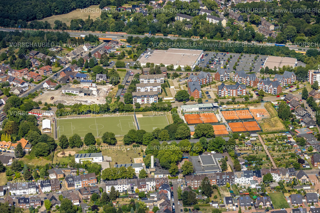 Oberhausen220800705 | Luftbild, Sportplatz SC Glück-Auf Sterkrade 1937 und Buschhausener Tennis-Club, Grundschule Alsfeld und Kindergarten Löwenzahn Sterkrade, Alsfeld, Oberhausen, Ruhrgebiet, Nordrhein-Westfalen, Deutschland