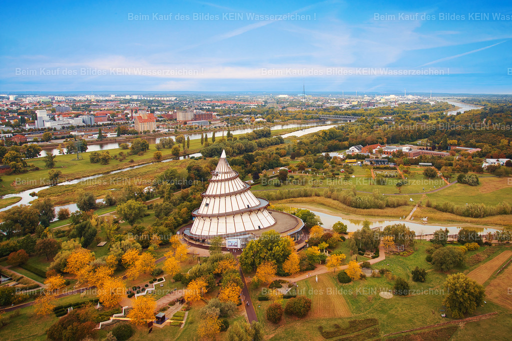 Magdeburg_Elbauenpark_Jahrtausendturm_SWM-Pumpwerk_Elbe_Wissenschaftshafen_tief-nah_9624 | Magdeburg Jahrtausendturm im Elbauenpark nah&amp;tief - Realisiert mit Pictrs.com