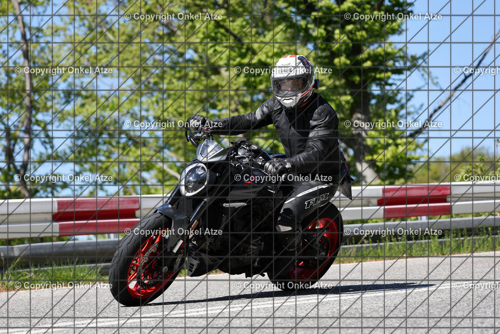 IMG_9918 | Fotograf am Kyffhäuser. Onkel Atze. Kyffhäuser Rennstrecke. Café36. Motorsportfotografie. - Realisiert mit Pictrs.com