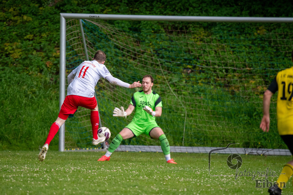 1. FC Ohmstede-SVE Wiefelstede | Herren Kreispokalfinale Jade-Weser-Hunte; 1.FC Ohmestede (gelb) - SVE Wiefelstede (weiß) am 16.06.2024; in Obenstrohe (Plaggenkrugstraße), Photo: Philip Eiben 2024 - Realisiert mit Pictrs.com