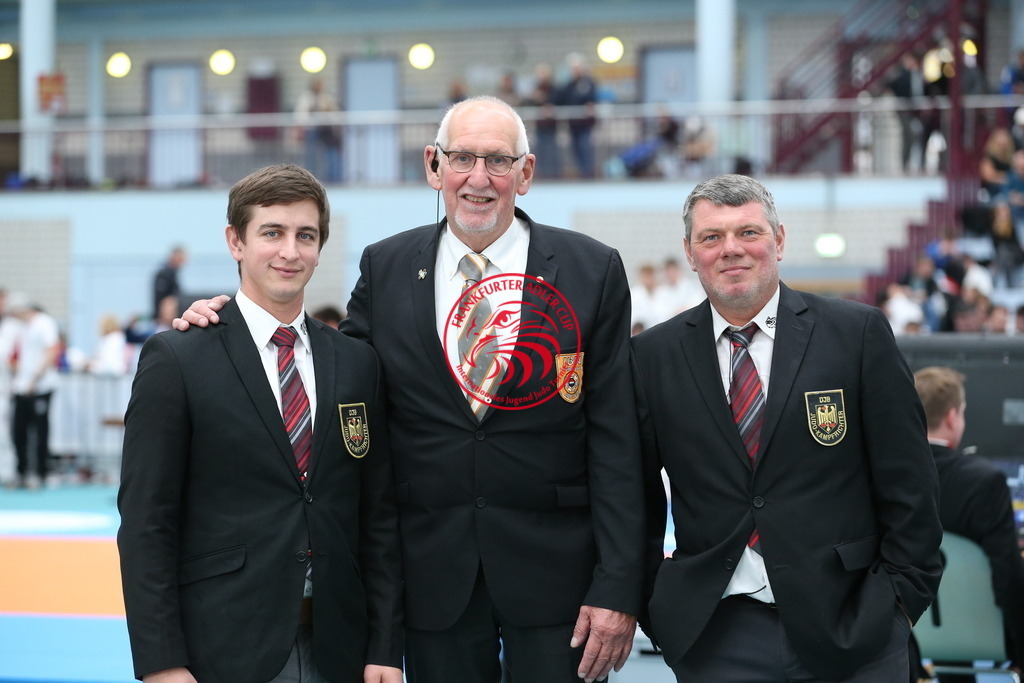 AT3Y0557 | Fotos vom Adler Cup - Pictures from Adler Cup

Hier findet Ihr alle Eindrücke und großen Momente der Adler Cup Wochenenden. Here you will find all impressions and great moments of the Adler Cup weekends. - Realisiert mit Pictrs.com