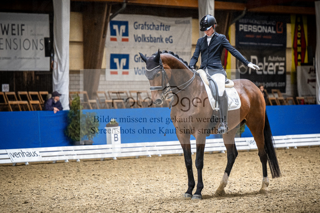 DOS_3638 | Entdecke hochwertige Reitturnierfotos von Foto Oger. Professionell, emotional und authentisch – jetzt Lieblingsmomente im Shop bestellen.Deutschlandweite Turnierfotografie. - Realisiert mit Pictrs.com