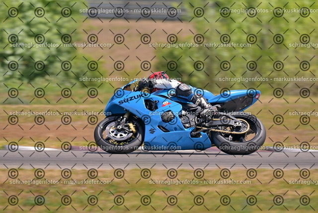 26bt05-1433 | markuskiefer.com - Realisiert mit Pictrs.com