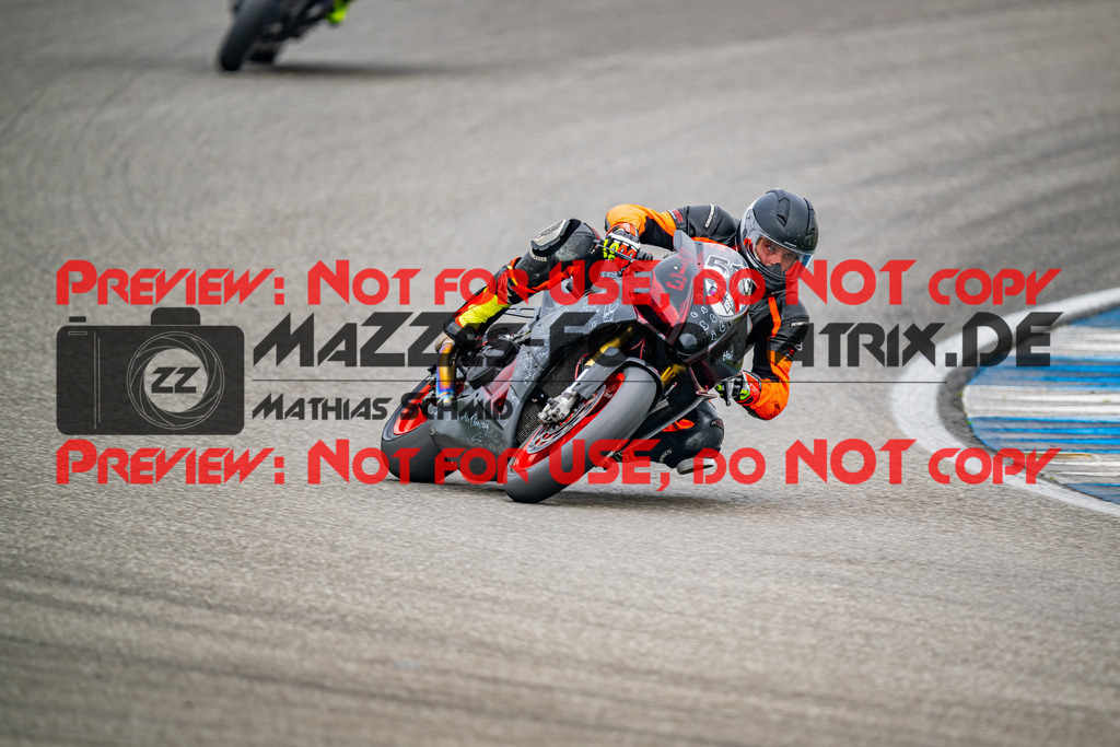 MaZZes_FotoMatrix_240701_6007705_6259 | WEISS