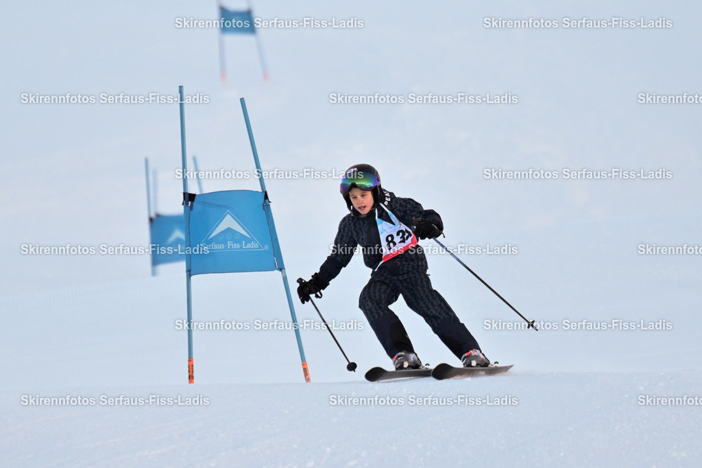 SRF_25.12.2025_0108 | Skirennfotos,Serfaus,Fiss,Ladis,Kinderskirennen,Winter,Tirol,Oberland,skirace,SFL,feelfree,weil wir's genießen,ski,Ski,skifahren,Sonnenplateau, - Realisiert mit Pictrs.com