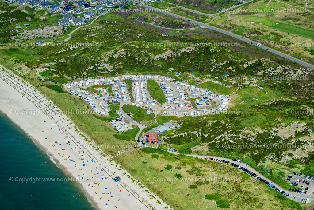 Sylt_Hörnum_Campingplatz_ELS_59660825 | HöRNUM (SYLT) 21.06.2025 Campingplatz mit Wohnwagen und Zelten am Seeufer der Nordsee in Hörnum (Sylt) im Bundesland Schleswig-Holstein, Deutschland. Weiterführende Informationen bei: Sylt Marketing GmbH. // Campsite with caravans and tents on the lake shore At the Nordsea in Hoernum (Sylt) in the state Schleswig-Holstein, Germany. Further information at: Sylt Marketing GmbH. Foto: Martin Elsen