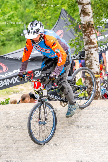 BayBMX2026-05473 | Fotogalerie von Thomas Dettweiler mit Eventbildern und lizenzfreien Fotos. Perfekt als Wandbild, für Büro, Website oder private Nutzung. - Realisiert mit Pictrs.com
